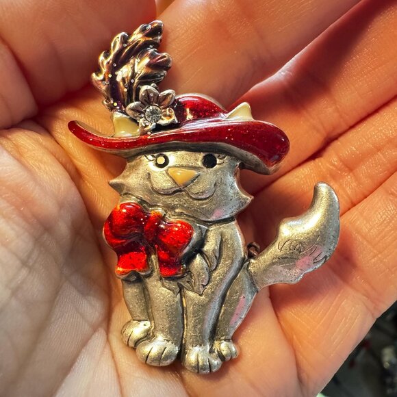 AJMC Jewelry - Cat Brooch – Vintage AJMC Red Hat Kitty Enamel Pin